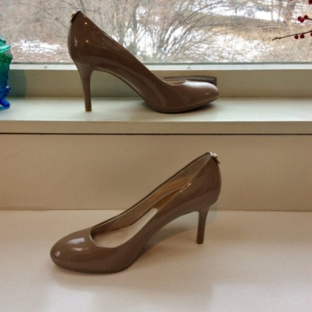 Michael Kors Sz 6 Nude Patent Heels Classic Pumps Excellent Used Condition